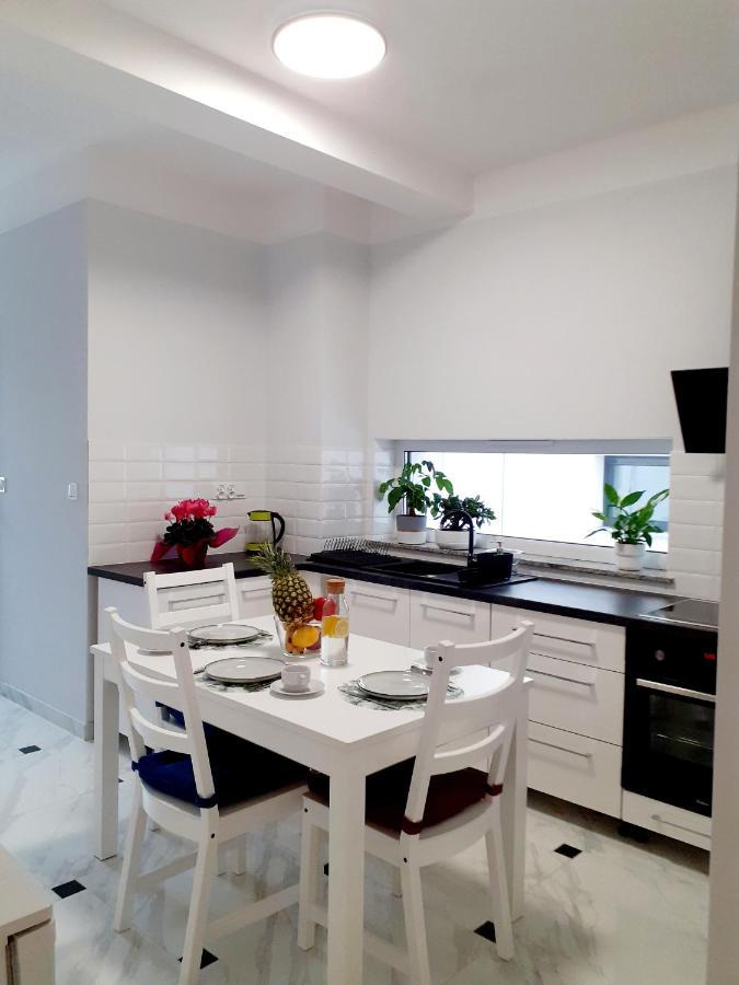 Willa Na Bielanach Appartamento Bielany Wrocławskie Esterno foto