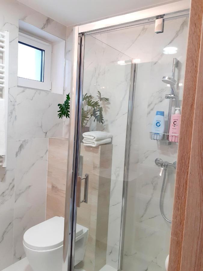 Willa Na Bielanach Appartamento Bielany Wrocławskie Esterno foto